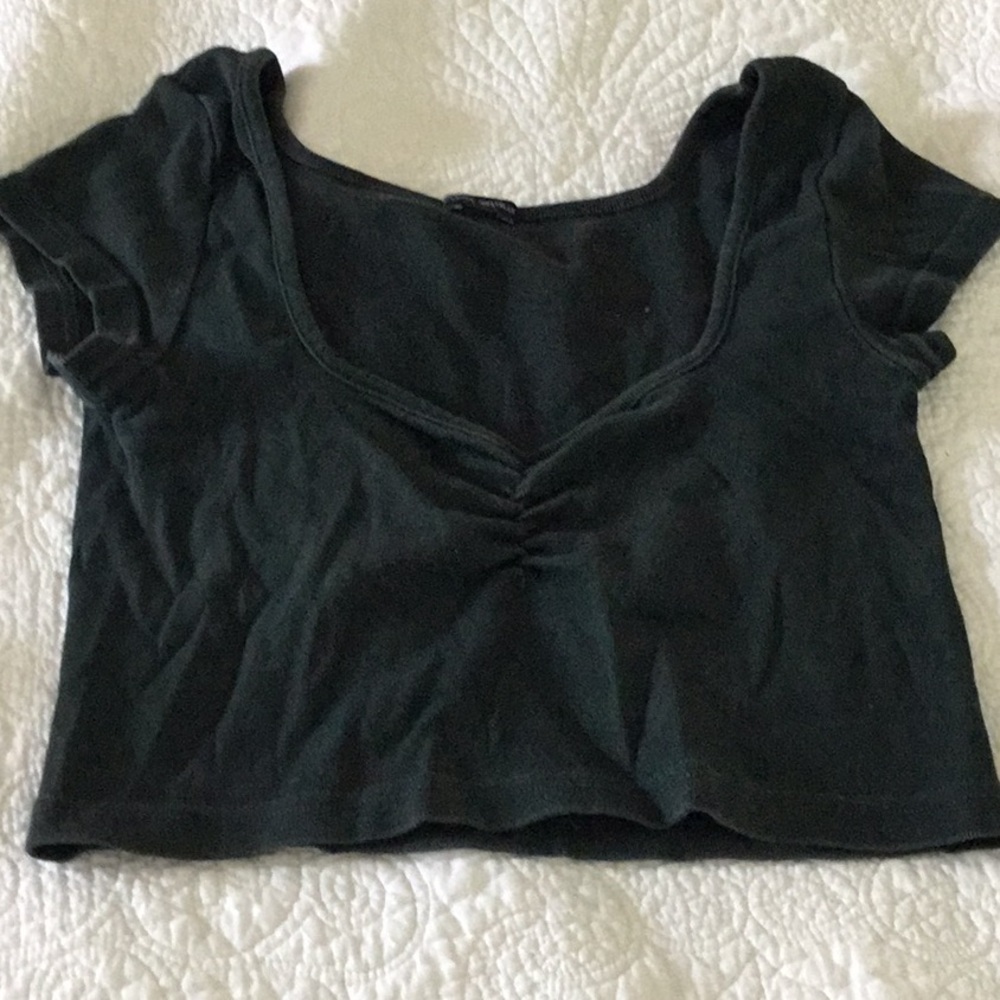 Forest green Brandy Melville crop top.
OS
